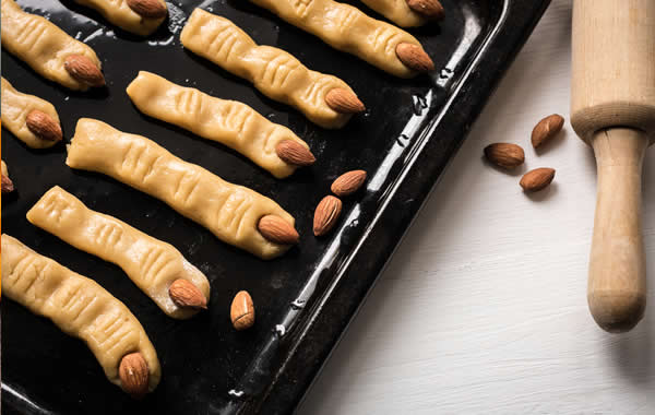 Halloween Crispy Creepy Witch Fingers